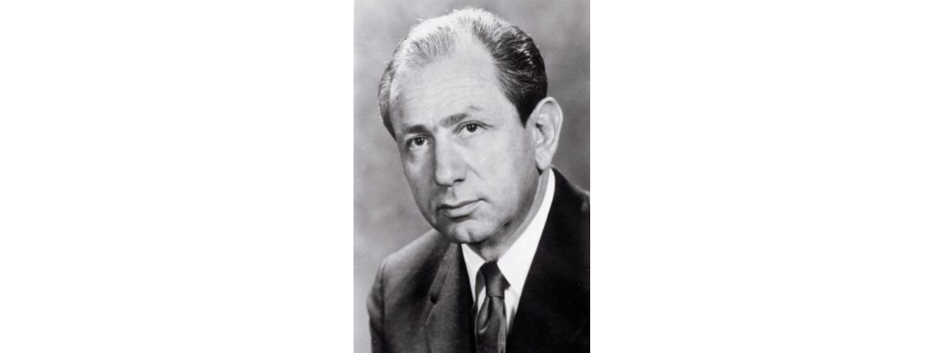 Black and white portrait photo of Joachim Prinz. A man with a half bald head, looking neutrally into the camera and wearing a suit. width='300' height='300'